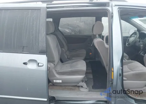 2005 Toyota Sienna Le z USA, uszkodzony, nr VIN 5TDZA23C95S298008